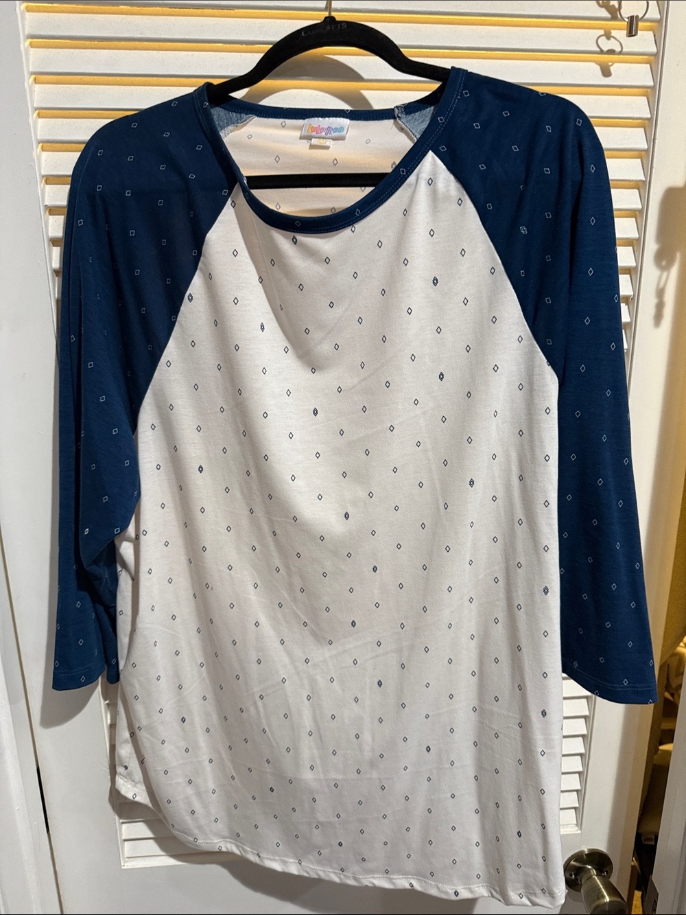 LuLaRoe White and Navy Blue Raglan Top